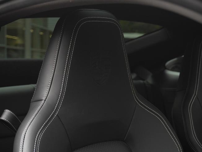 PORSCHE 911 Photo 11