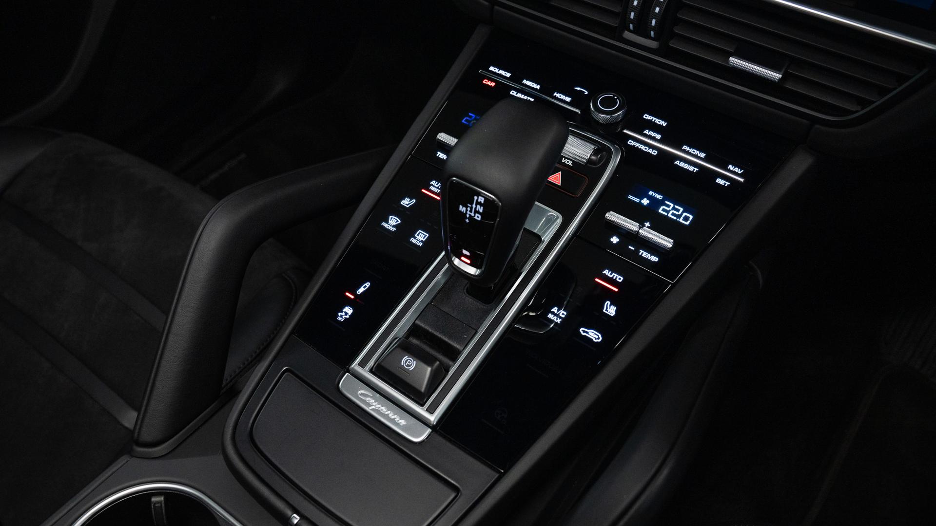 Porsche Cayenne Photo 8b06f525-ce14-4e13-aa9f-3d7e95202a64.jpg
