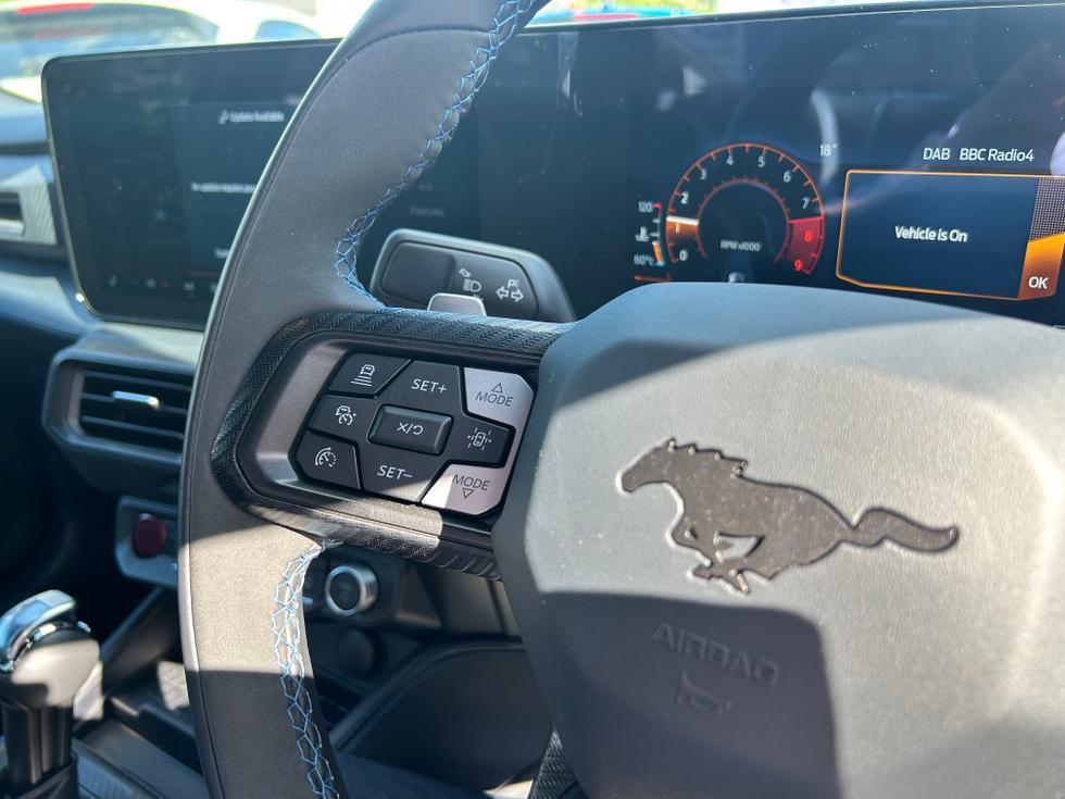 Ford Mustang Photo 8b090c95-4e92-4512-a565-f4cbf5950a14.jpeg