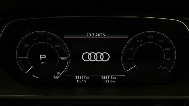 AUDI e-tron Photo 9