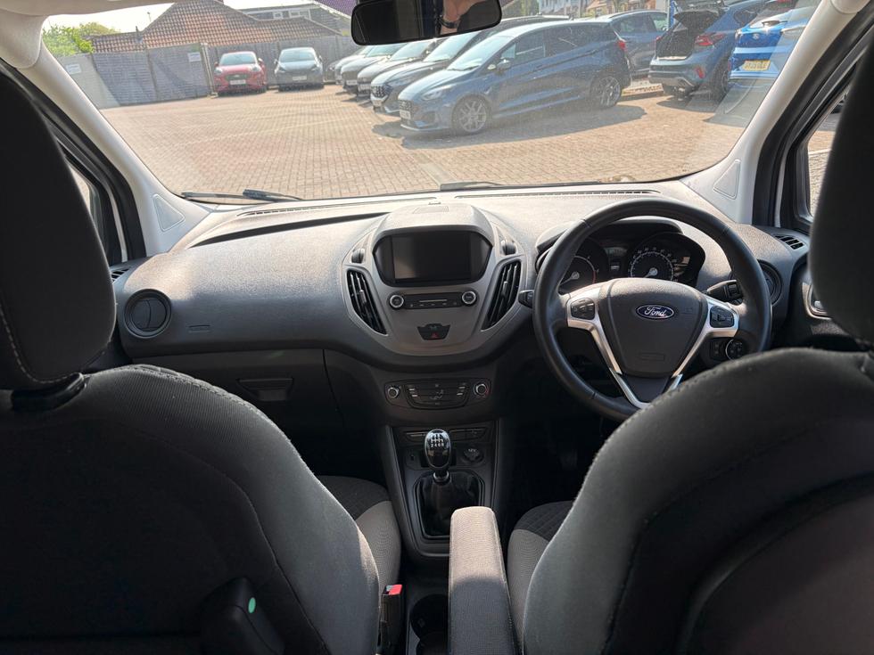 Ford Tourneo Courier Photo 8b0c89ae-9a4c-4e1c-b7ee-96eb72ce369b.jpeg