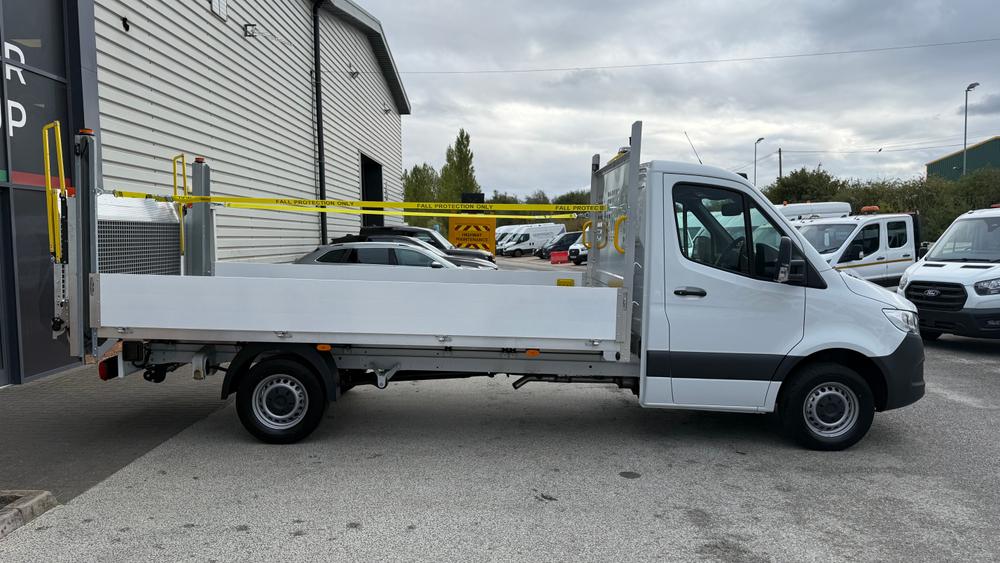 Mercedes-Benz Sprinter Photo 8b176b5c-2ec3-4421-a962-44da75c2e474.jpeg