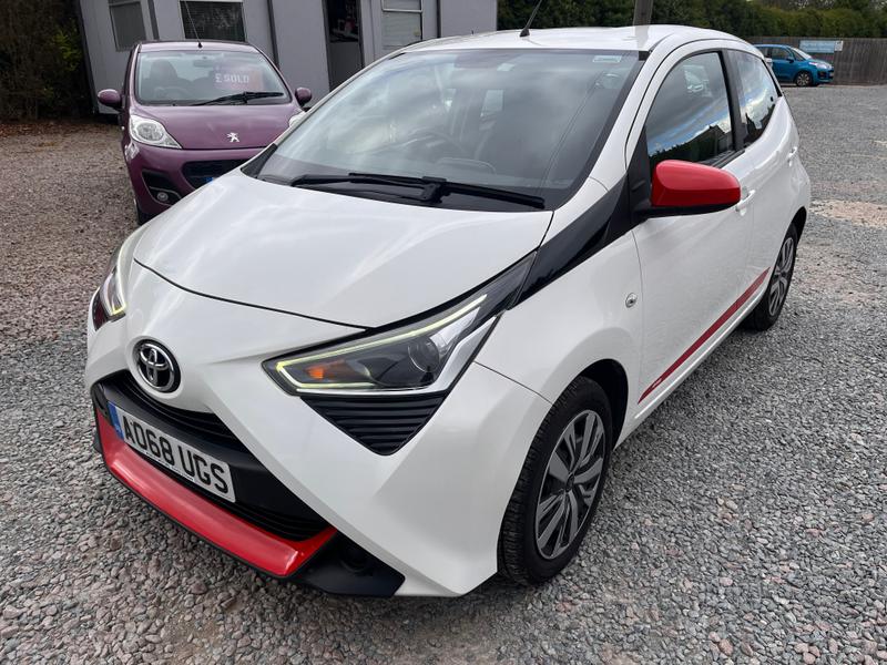 Used Toyota X-Play AO68UGS 4
