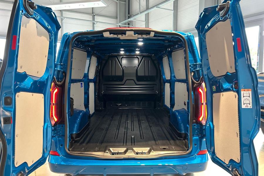 Ford TRANSIT CUSTOM Photo 8b1a7530-9cfb-4500-b1b6-b3e9001f4676.jpg