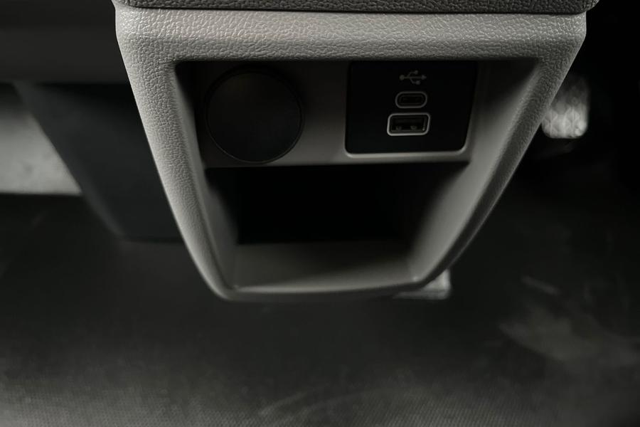 Ford TRANSIT CUSTOM Photo 8b21f7b5-66e9-46b4-88e4-62ef0f1c080a.jpg