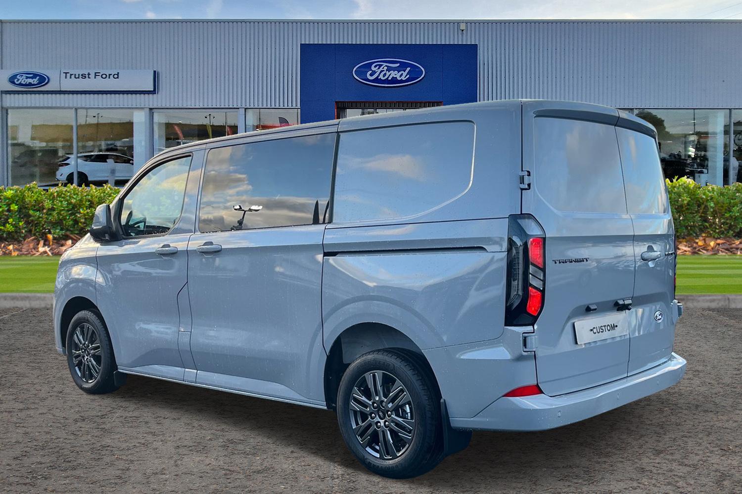 Ford TRANSIT CUSTOM Photo 1