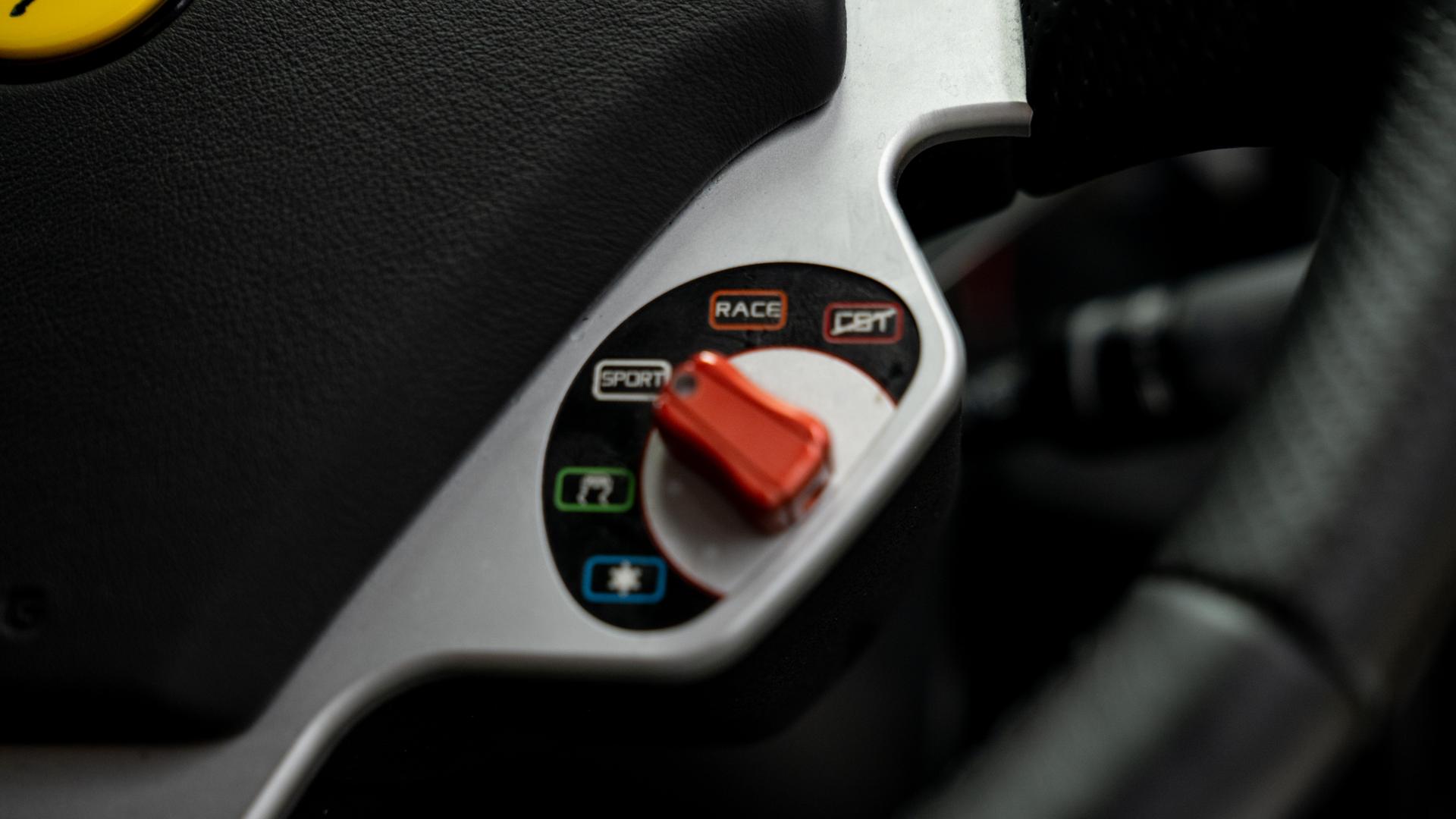 Ferrari F430 Photo 8b3b04ef-a6a1-4b98-a383-a5f520fff47a.jpg