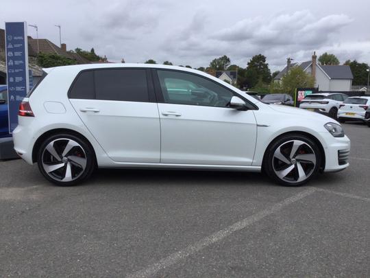 Volkswagen Golf Photo 8b3cdb1d-ae8b-411c-a920-1359aee3a32e.jpg