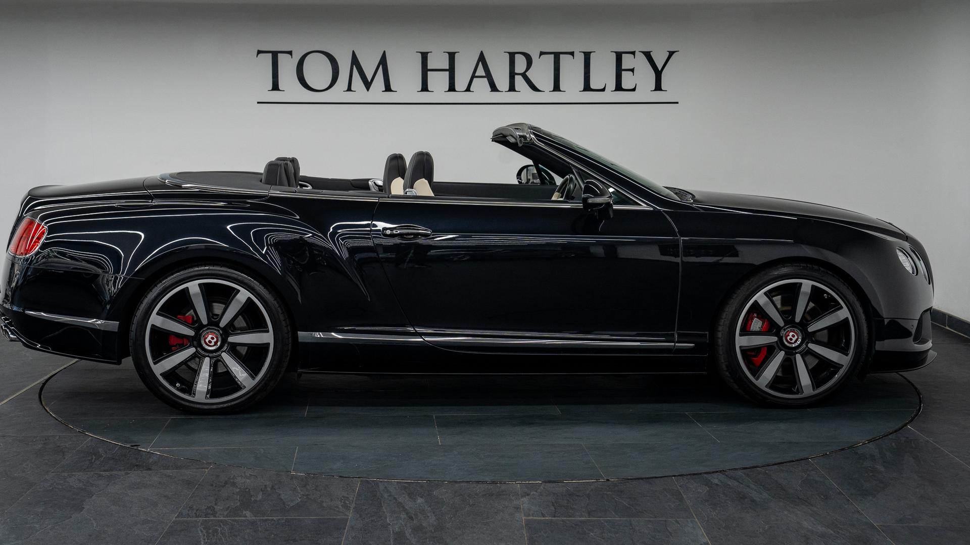 Bentley Continental GTC Photo 8b3ee449-6015-4706-8552-de5d40801114.jpg