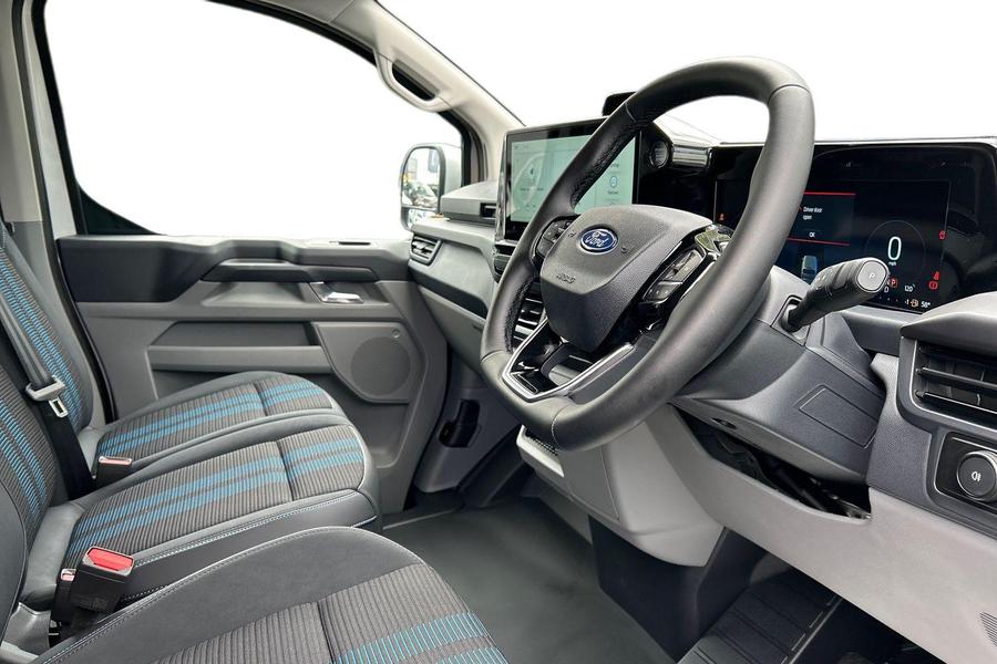 Ford TRANSIT CUSTOM Photo 8b62588f-3633-4e23-8c9a-1d02916acadd.jpg