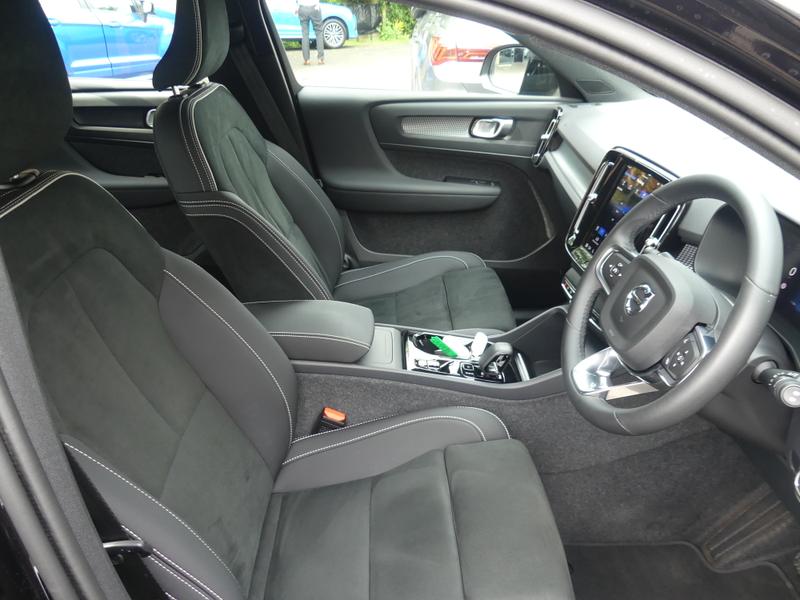 Volvo XC40 Photo 8b63b303-fce5-4b09-8a22-0743d5913548.jpg