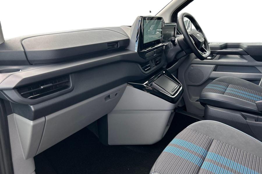 Ford TRANSIT CUSTOM Photo 8b811765-23da-4ace-8a85-fdb00e8faf73.jpg