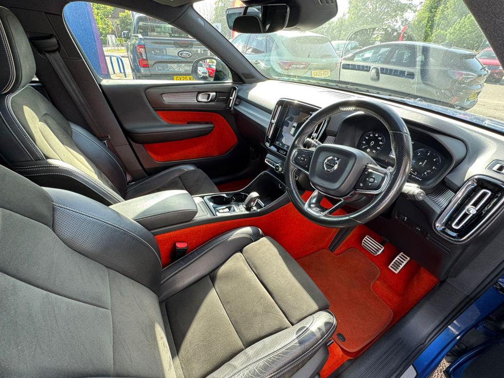 Volvo XC40 Photo 8b854bd7-ce8d-4bfe-bcee-019a8151f647.jpeg