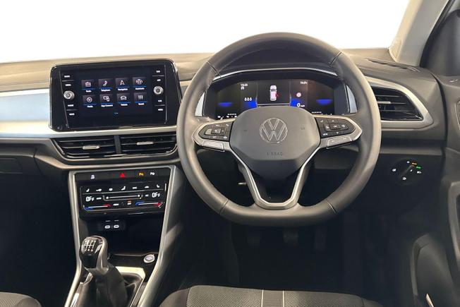 VOLKSWAGEN T-Roc Photo 38