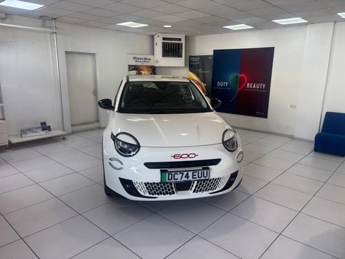 Fiat 600e Photo 8bb0f34b-93aa-4804-8ebf-6e90f1857053.jpeg