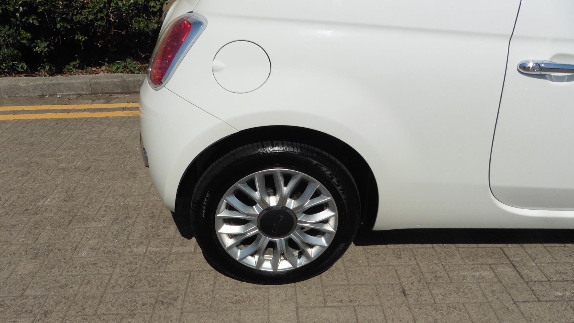 FIAT 500 LOUNGE, BOASTING EXCEPTIONALLY LOW MILEAGE FOR ITS AGE AT JUST 49,948 MILES....