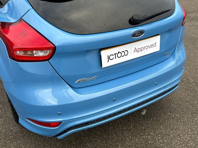 FORD Focus Photo 21