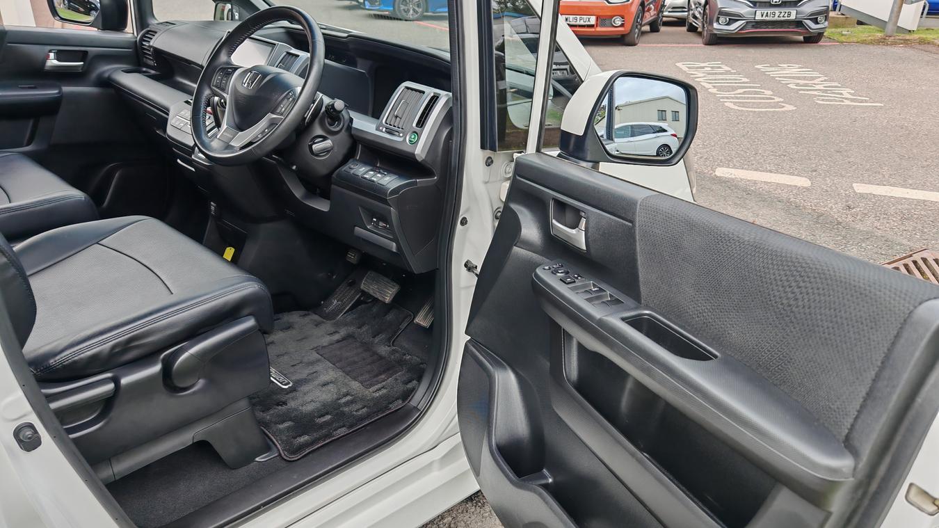 Used Honda Stepwgn STEPWGN 12
