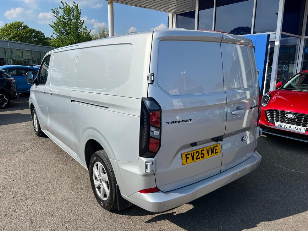 Ford Transit Custom Photo 8bf3c8e9-5df2-450d-a265-9cced4f215b0.jpeg