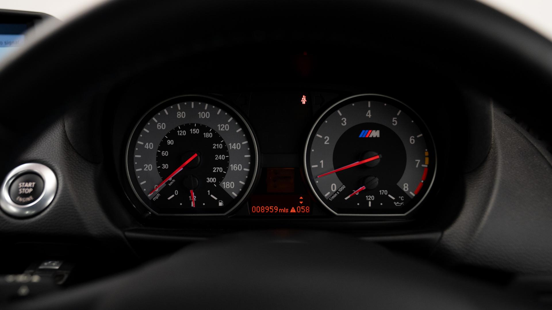 BMW 1M Photo 8bf56b37-b672-49b7-aff1-ba1939c40cac.jpg