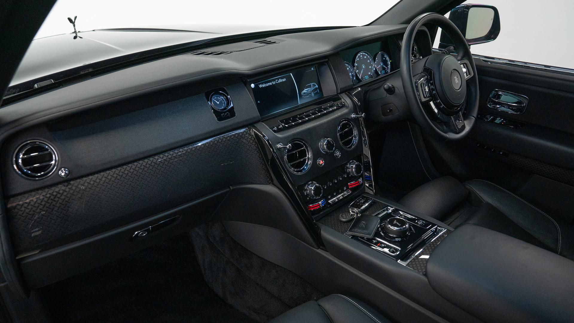 Rolls-Royce Cullinan Photo 8bf9cbb2-b030-4041-9a30-c6e3d30af085.jpg