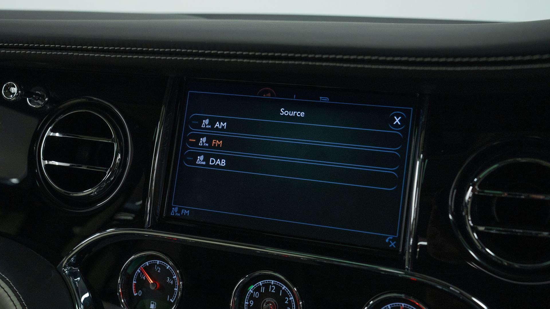 Bentley Mulsanne Photo 8bfdcc8c-3bd3-42ec-83fc-390858b53072.jpg