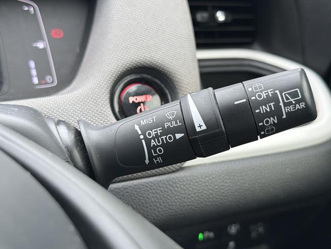 Honda Jazz Photo 8bff2c8d-fcef-422a-8073-c26fa0336c28.jpg