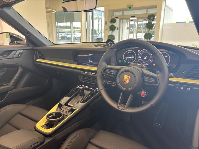 PORSCHE 911 Photo 35