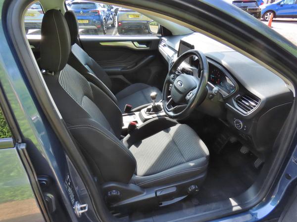 Used Ford Focus EK68XGG 17