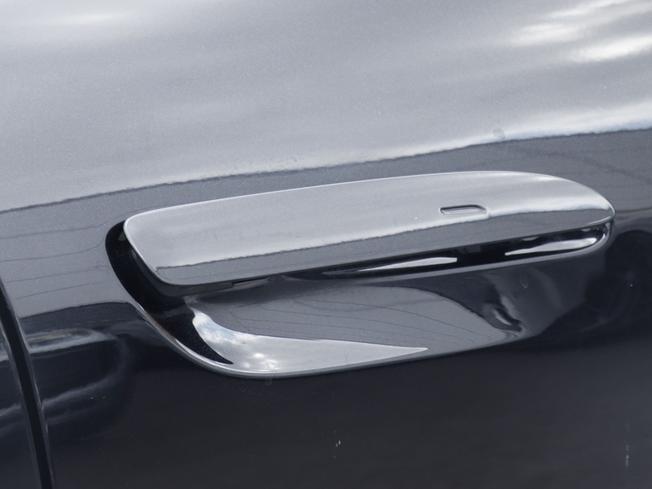 PORSCHE Taycan Photo 11