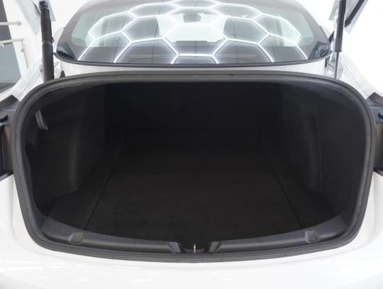 TESLA Model 3 Photo 8c2c8f43-38f4-4019-a895-379a6d89a48a.jpg