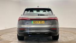 Audi Q8 e-tron Photo 3