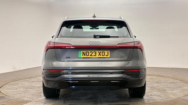 Audi Q8 e-tron Photo 3