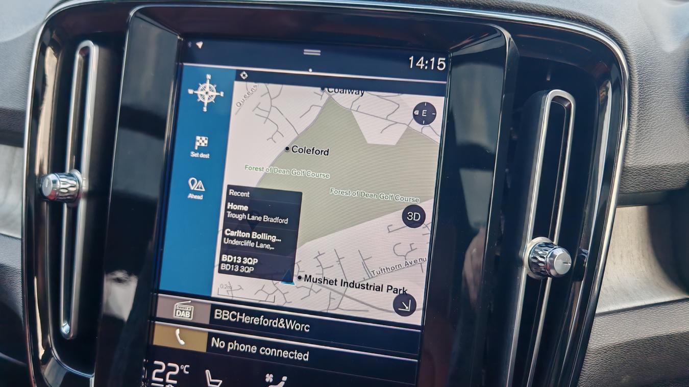 Used Volvo XC40 KX68ULD 29