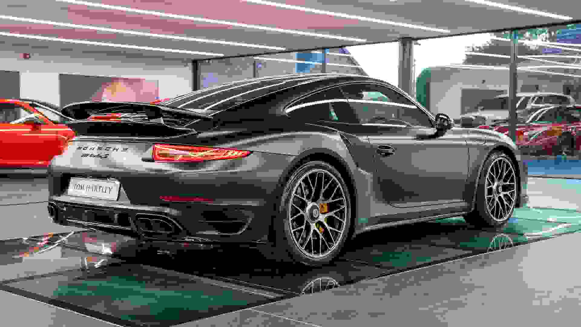Porsche 911 Photo 8c3c08aa-32f4-45ad-a801-3f16f4de2816.jpg