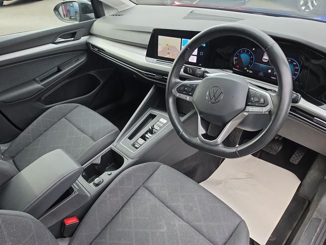 Volkswagen Golf Photo 8c3d381b-9c81-4627-97ee-6271416414f5.jpg