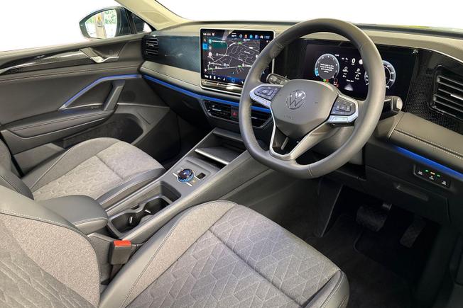 VOLKSWAGEN Tiguan Photo 6