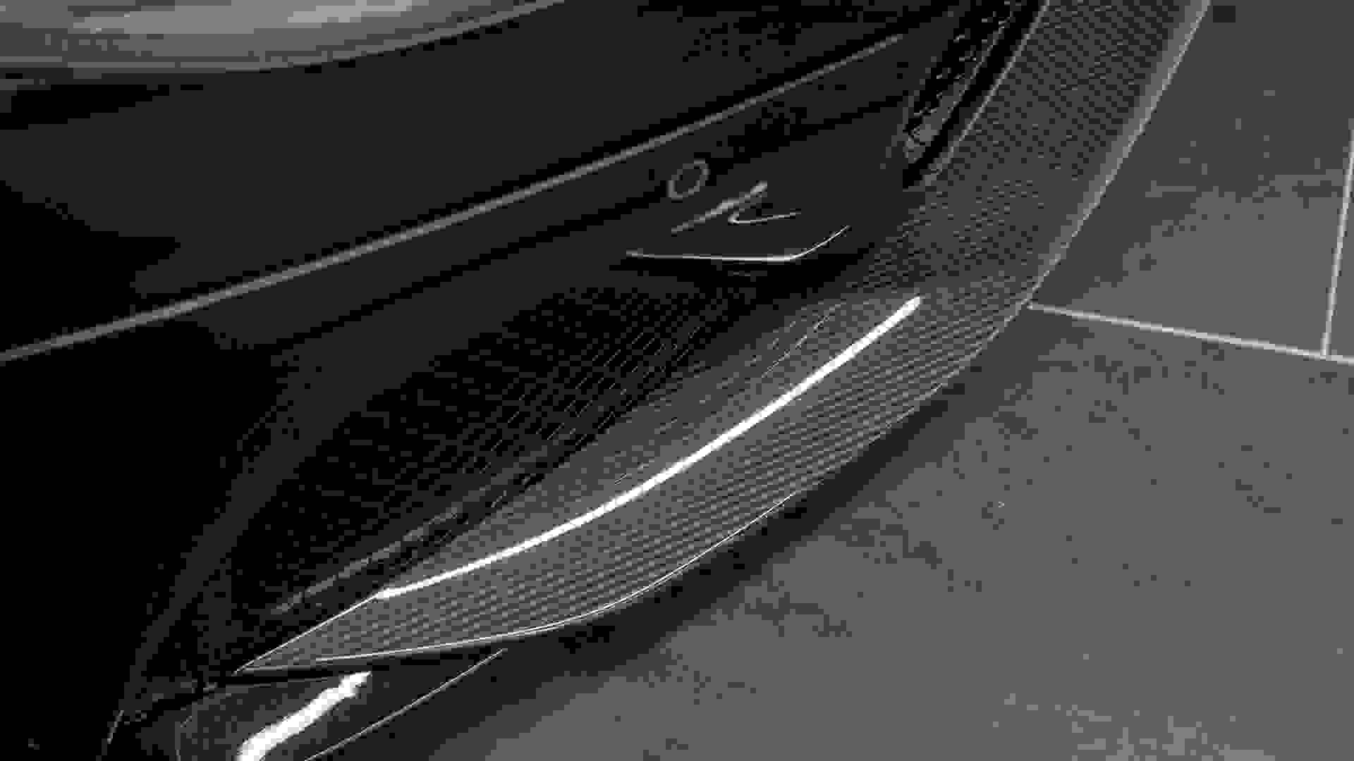 Aston Martin DBS SUPERLEGGERA Photo 8c4dc17a-78ef-416a-8ec2-06575cc3a0ee.jpg