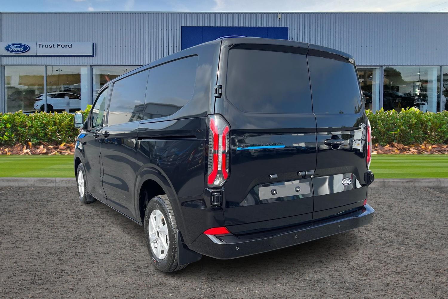 Ford E-TRANSIT CUSTOM Photo 1