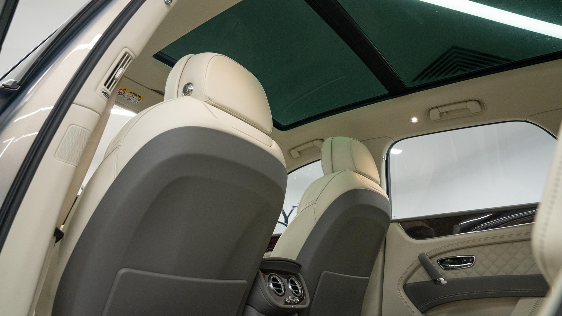 Bentley Bentayga Photo 8c593a57-b9f0-4c06-a67a-0b57adf81571.jpg