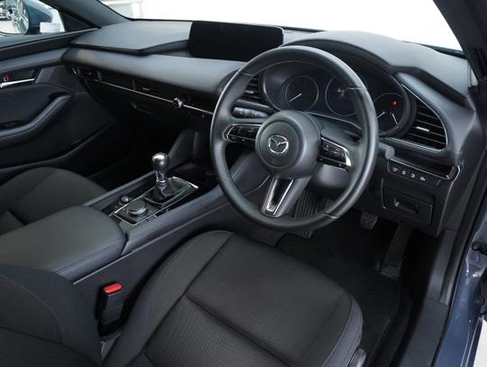 Mazda 3 Photo 8c60a3f0-895e-44a5-958f-d80e72ef9a9e.jpg