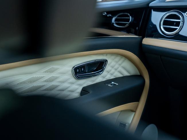 BENTLEY Bentayga  Photo 36