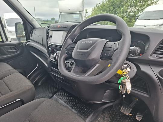 Iveco DAILY LWB AUTO Photo