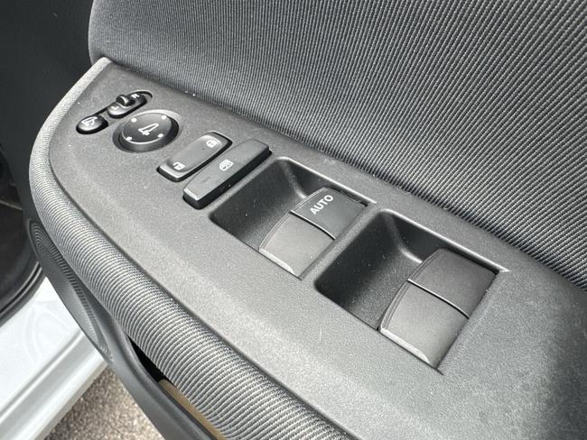 Honda Jazz Photo 8c85303e-f8c3-416b-ad65-a4129e6ccd60.jpg