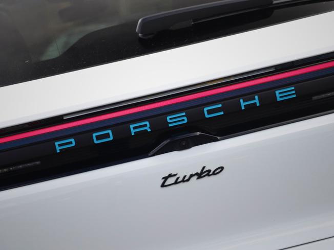PORSCHE Macan Photo 42