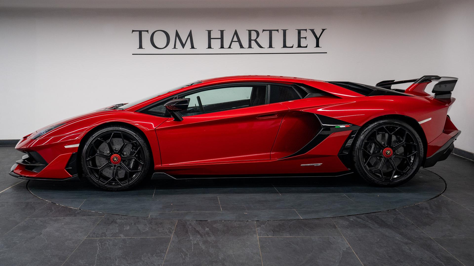 LAMBORGHINI Aventador Photo 8c8a442f-9abe-44b0-a28f-2473927b7e3a.jpg