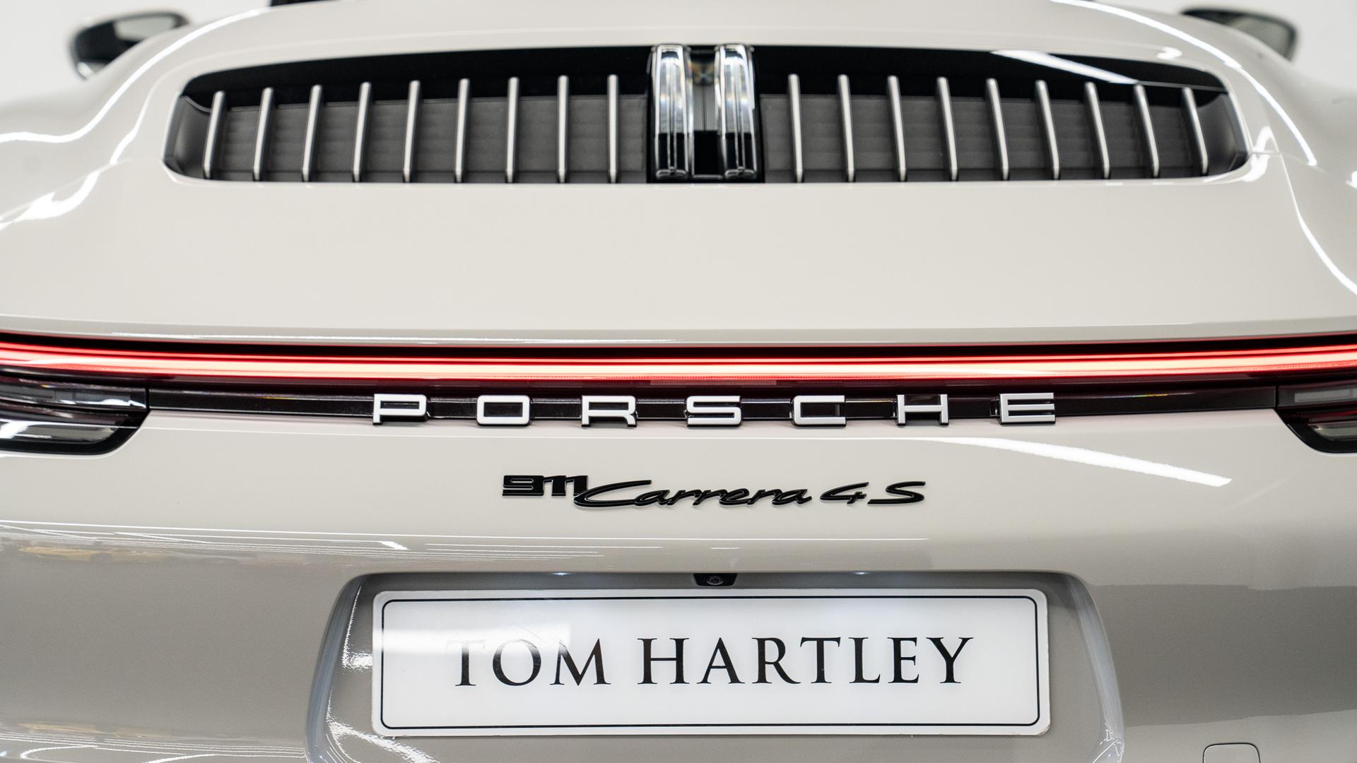 Porsche 911 Photo 8c99614b-e00f-4db7-89e7-41845cd06b83.jpg