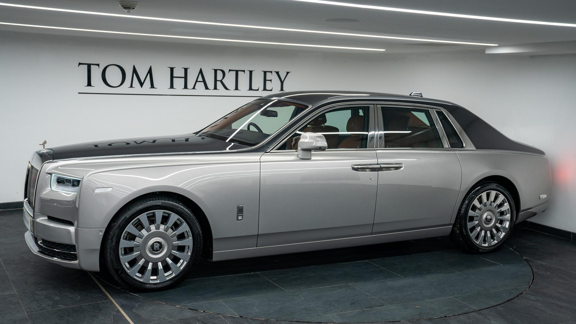 Rolls-Royce Phantom Photo 8c9c8881-539c-4689-a6e8-8bad0f82dc1f.jpg