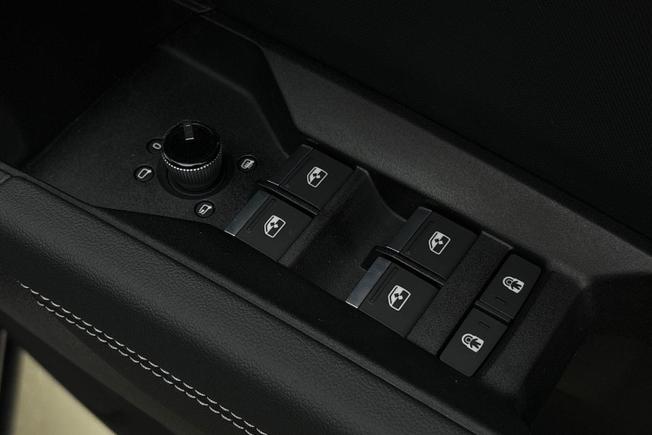 AUDI  Q4 Photo 25