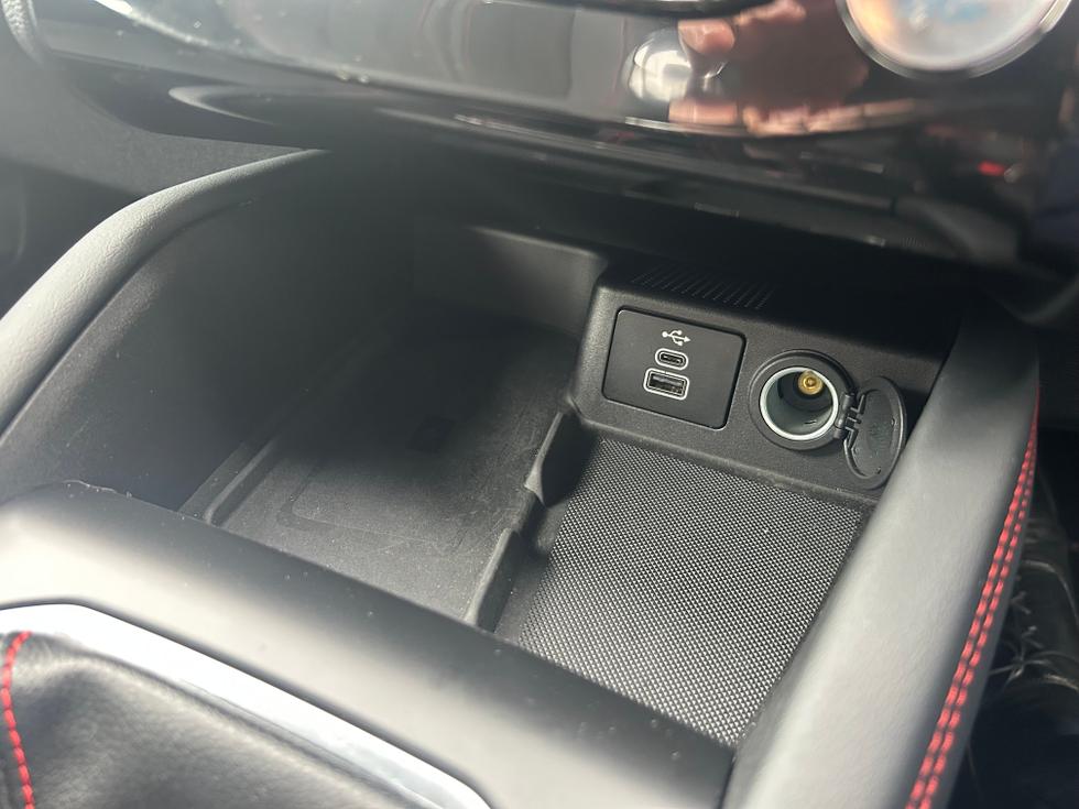 Ford Kuga Photo 8cb8a30a-44df-407c-aba5-7c9e9dadd0d6.jpeg